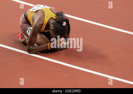 Tokyo, Kanto, Giappone. 4 agosto 2021. Peruth Chemutai (UGA) celebra la vittoria della medaglia d'oro nella Steepelchase femminile da 3000 m durante le Olimpiadi di Tokyo 2020 allo Stadio Olimpico di Tokyo mercoledì 4 agosto 2021 a Tokyo. (Credit Image: © Paul Kitagaki Jr./ZUMA Press Wire) Foto Stock