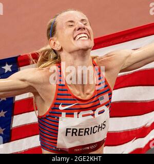 Tokyo, Kanto, Giappone. 4 agosto 2021. Courtney Frerichs (USA) celebra la vittoria della medaglia d'argento nella Steeplechase femminile da 3000 m durante le Olimpiadi di Tokyo 2020 allo Stadio Olimpico di Tokyo mercoledì 4 agosto 2021 a Tokyo. (Credit Image: © Paul Kitagaki Jr./ZUMA Press Wire) Foto Stock