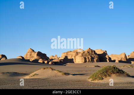 paesaggio delle forme di yardang nel parco geologico nazionale vicino a dunhuang, provincia di gansu, cina Foto Stock