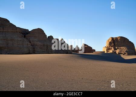 paesaggio delle forme di yardang nel parco geologico nazionale vicino a dunhuang, provincia di gansu, cina Foto Stock