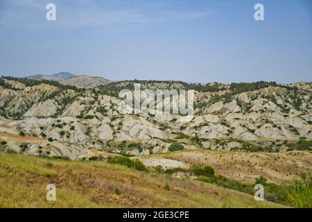 Vista panoramica sulla campagna intorno ad Aliano, un centro storico della Basilicata, Italia. Foto Stock