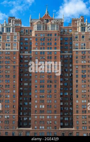 Tudor City Building presso le Nazioni Unite a Manhattan, New York, NY, USA Foto Stock