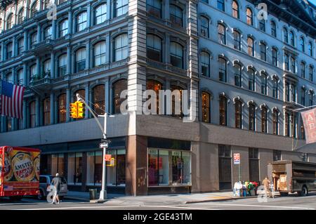 ABC Carpet e Home Store, New York, Stati Uniti. Una vera e propria mecca del design degli interni, questo venerabile negozio opera da allora fuori dalla sua posizione a Broadway Foto Stock