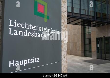VADUZ, LIECHTENSTEIN - 28 MARZO 2020: La società ha fondato nel 1861 la «Schweiz Landesbank AG», che è un istituto finanziario del Principato di Liec Foto Stock