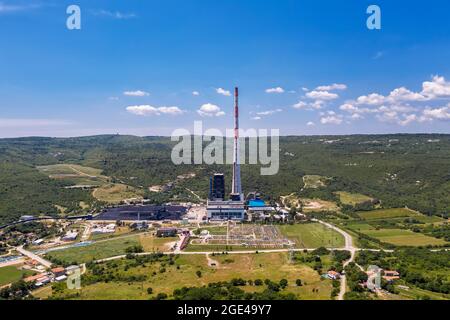 Una vista aerea della centrale termica Plomin, Istria, Croazia Foto Stock