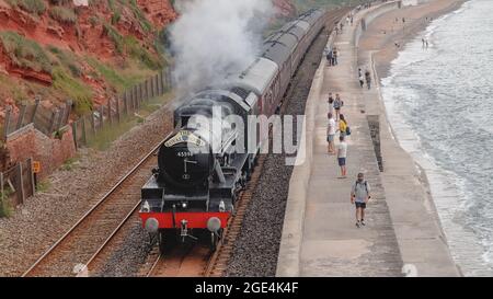 45596 Bahamas passando per Dawlish, Devon il 1 agosto 2021. Foto Stock