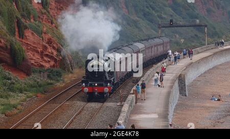 45596 Bahamas passando per Dawlish, Devon il 1 agosto 2021. Foto Stock