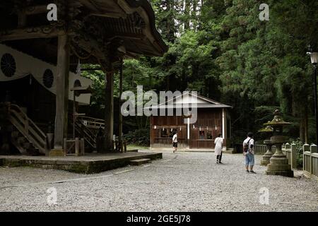 Nagano, Giappone, 2021-12-08 , Santuario inferiore di Togakushi. Foto Stock