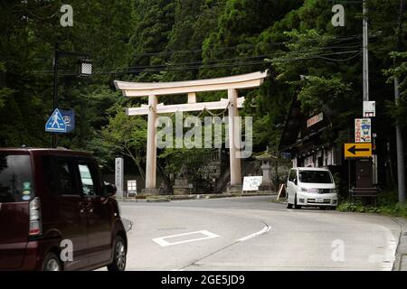 Nagano, Giappone, 2021-12-08, ingresso al santuario di Togakushi. Foto Stock