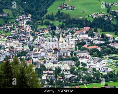 Vista di Bad Hofgastein, Gastein Valley, Salzburger Land, Austria Foto Stock