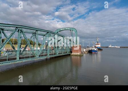 Ponte di Nassau nel porto di Nassau, Wilhelmshaven, bassa Sassonia, Germania Foto Stock