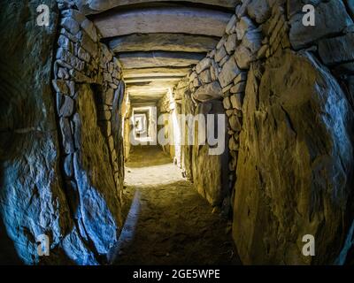 Passaggio del neolitico grave, Knowth,Patrimonio mondiale dell'Unesco, prehstoric Bru na Boinne, Donore, nella contea di Meath, Irlanda Foto Stock