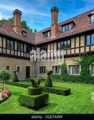 Palazzo Cecilienhof nel nuovo Giardino di Potsdam, Brandeburgo, Germania Foto Stock