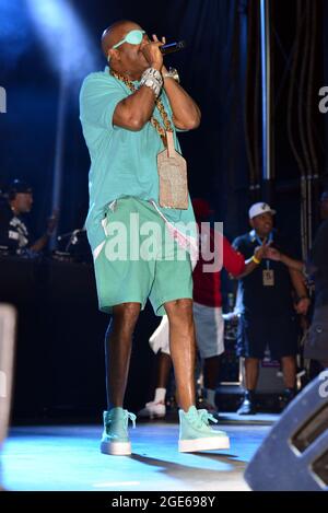 Bronx, NY, Stati Uniti. 16 agosto 2021. Slick Rick si esibisce al concerto 'IT's Time for Hip Hop in NYC' presso Orchard Beach il 16 agosto 2021 nel Bronx, New York. Credit: Koi Sojer/Snap'n U Photos/Media Punch/Alamy Live News Foto Stock