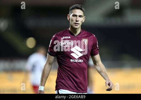 Torino, Italia. 15 agosto 2021. Ssa Lukic del Torino FC si guarda durante la partita di Coppa Italia tra il Torino FC e noi cremonesi allo Stadio Olimpico Grande Torino Foto Stock