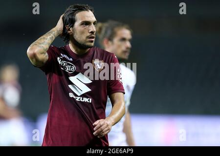 Torino, Italia. 15 agosto 2021. Simone Verdi del Torino FC si guarda durante la partita di Coppa Italia tra noi e il Torino FC Cremonese allo Stadio Olimpico Grande Torino Foto Stock