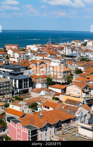 Arcachon (Francia sud-occidentale): Panoramica della città e della baia dal belvedere dell'Osservatorio di Sainte Cecile Foto Stock