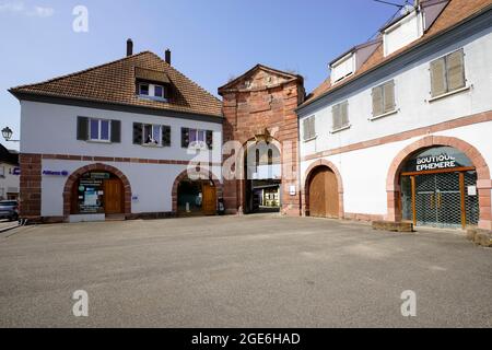 Edificio Arsenal a Neuf-Brisach, Alsazia, Alto Reno, Francia. Foto Stock