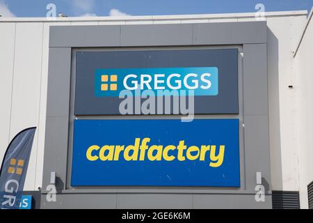 Segnaletica Greggs e Cardfactory Foto Stock