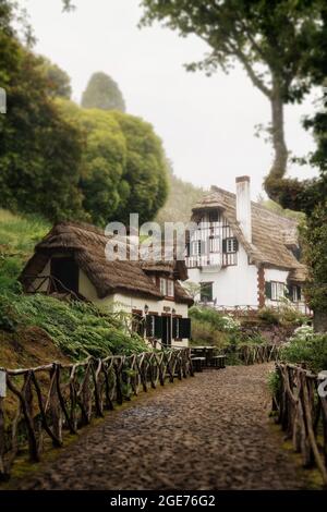 Parque Florestal das Queimadas Village a Madeira, Portogallo, post processato utilizzando bracketing esposizione Foto Stock