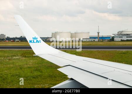 Amsterdam, Paesi Bassi - 7 luglio 2021: KLM Plain all'aeroporto di Schiphol. Foto Stock