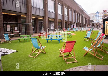 Newcastle Inghilterra: 14 agosto 2021: 'NE1 Summer in the City' Newcastle centro città Blackett Street all'aperto giochi e aree riunioni Foto Stock