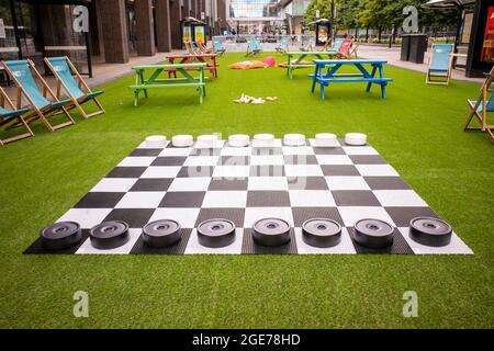 Newcastle Inghilterra: 14 agosto 2021: 'NE1 Summer in the City' Newcastle centro città Blackett Street all'aperto giochi e aree riunioni Foto Stock