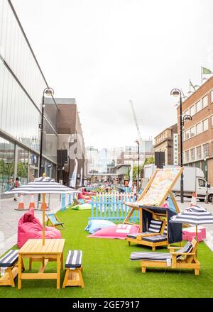 Newcastle Inghilterra: 14 agosto 2021: 'NE1 Summer in the City' Newcastle centro città Blackett Street all'aperto giochi e aree riunioni Foto Stock