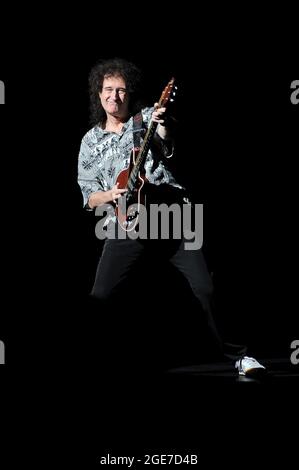 Milano Italia 2009-12-04 , Brian May durante il musical "We Will Rock You" al Teatro della Luna di Assago Foto Stock