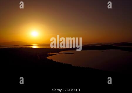 Tramonto sulla collina di Seytan Sofrasi nell'isola di Cunda, Ayvalik, Turchia Foto Stock