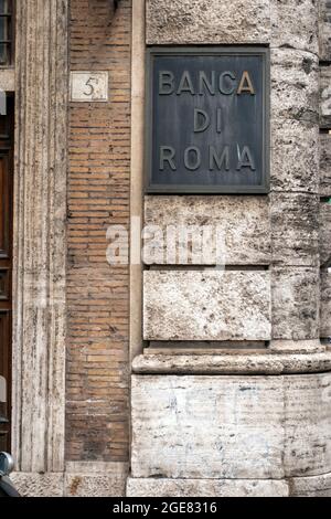 Banca di Roma firma a Roma in un giorno estivo. Foto Stock