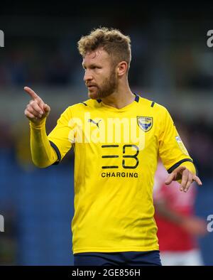 Oxford, Regno Unito. 17 agosto 2021. Matty Taylor di Oxford United durante la partita Sky Bet League 1 tra Oxford United e Crewe Alexandra al Kassam Stadium di Oxford, Inghilterra, il 17 agosto 2021. Foto di Andy Rowland. Credit: Prime Media Images/Alamy Live News Foto Stock