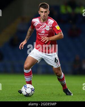 Oxford, Regno Unito. 17 agosto 2021. Luke Offord di Crewe Alexandra durante la partita Sky Bet League 1 tra Oxford United e Crewe Alexandra al Kassam Stadium di Oxford, Inghilterra, il 17 agosto 2021. Foto di Andy Rowland. Credit: Prime Media Images/Alamy Live News Foto Stock