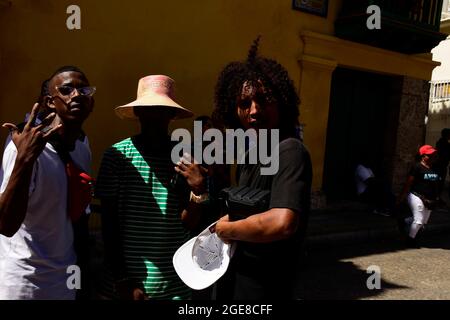 CARTAGE, COLOMBIA - 03 gennaio 2020: Tre cantanti itineranti nelle strade di Cartagena, Columbia Foto Stock