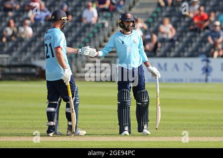 Tom Westley e Aron Nijjar in batting per Essex durante Gloucestershire contro Essex Eagles, Royal London One-Day Cup Cricket nella contea di Bristol Foto Stock