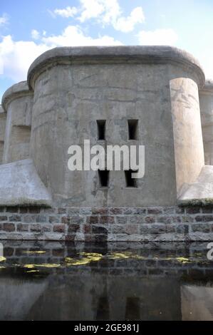 Brest, Bielorussia - 2 agosto 2021: Caponiere di Garge del quinto forte della Fortezza di Brest, Bielorussia. Fortificazioni. Foto Stock