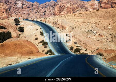 L'antica rotta commerciale noto come il Re della strada tra Aqaba e Petra in Giordania. Foto Stock