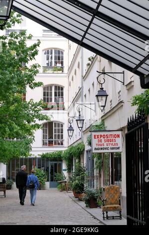 FRANCIA, PARIGI (75) 11 TH CIRCONDARIO, BASTILLE DISTRETTO, RUE DU FAUBOURG SAINT ANTOINE, PASSAGGIO Foto Stock FRANCIA, PARIGI (75) 11 TH CIRCONDARIO, BASTILLE DISTRETTO, RUE DU FAUBOURG SAINT ANTOINE, PASSAGGIO Foto Stock