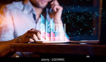 Tecnologie moderne nel concetto di operazioni finanziarie, doppia esposizione Foto Stock