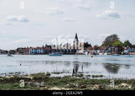 Una vista verso il villaggio di Bosham e il fronte del porto. Foto Stock