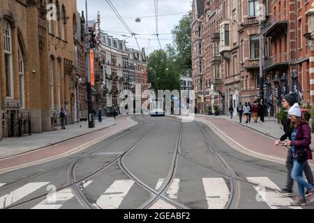 Attraversare Marixstraat ad Amsterdam Paesi Bassi 16-8-2021 Foto Stock