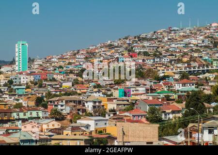 Case colorate sulle colline di Valparaiso, Cile Foto Stock