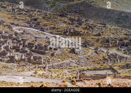 Rovine dell'ex città mineraria Pueblo Fantasma, Bolivia sudoccidentale Foto Stock