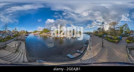 Visualizzazione panoramica a 360 gradi di Passerella a Eel Pie Island, Twickenham