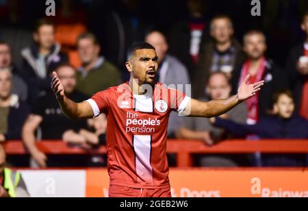 Nuova firma Kwesi Appiah di Crawley durante lo Sky Bet League due partita tra Crawley Town e Salford City al People's Pension Stadium , Crawley , Regno Unito - 17 agosto 2021 Foto Stock