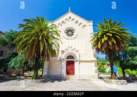 La Chiesa di San Girolamo si trova nel centro storico di Herceg Novi o stari Grad sulla Baia di Cattaro in Montenegro Foto Stock