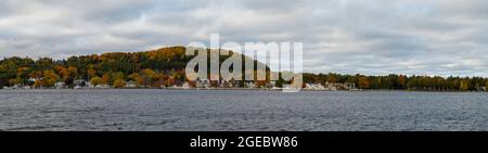 Fotografia di Fish Creek, Wisconsin, in una mattinata sovrastata. Foto Stock