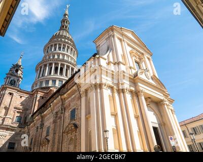 basilica di San Gaudenzio, simbolo della città.Novara, Piemonte, Italia. Foto Stock