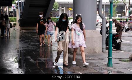 Siam Square Shopping Area e Entertainment Area Rama 1 Road Bangkok Thailandia tra un blocco e l'altro Foto Stock