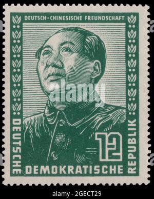 DDR [Deutsche Demokratische Republik (Repubblica democratica tedesca), nome ufficiale dell'ex Germania orientale] raffigurante Mao Zedong [Mao TSE-tung] 12pf Foto Stock